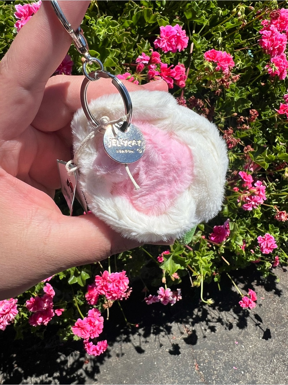 WHITE ROSE PLUSH KEYCHAIN - Picture 4 of 6